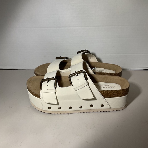 Altar'd State Serenna Ivory Platform Sandals Size 8 - Picture 8 of 8
